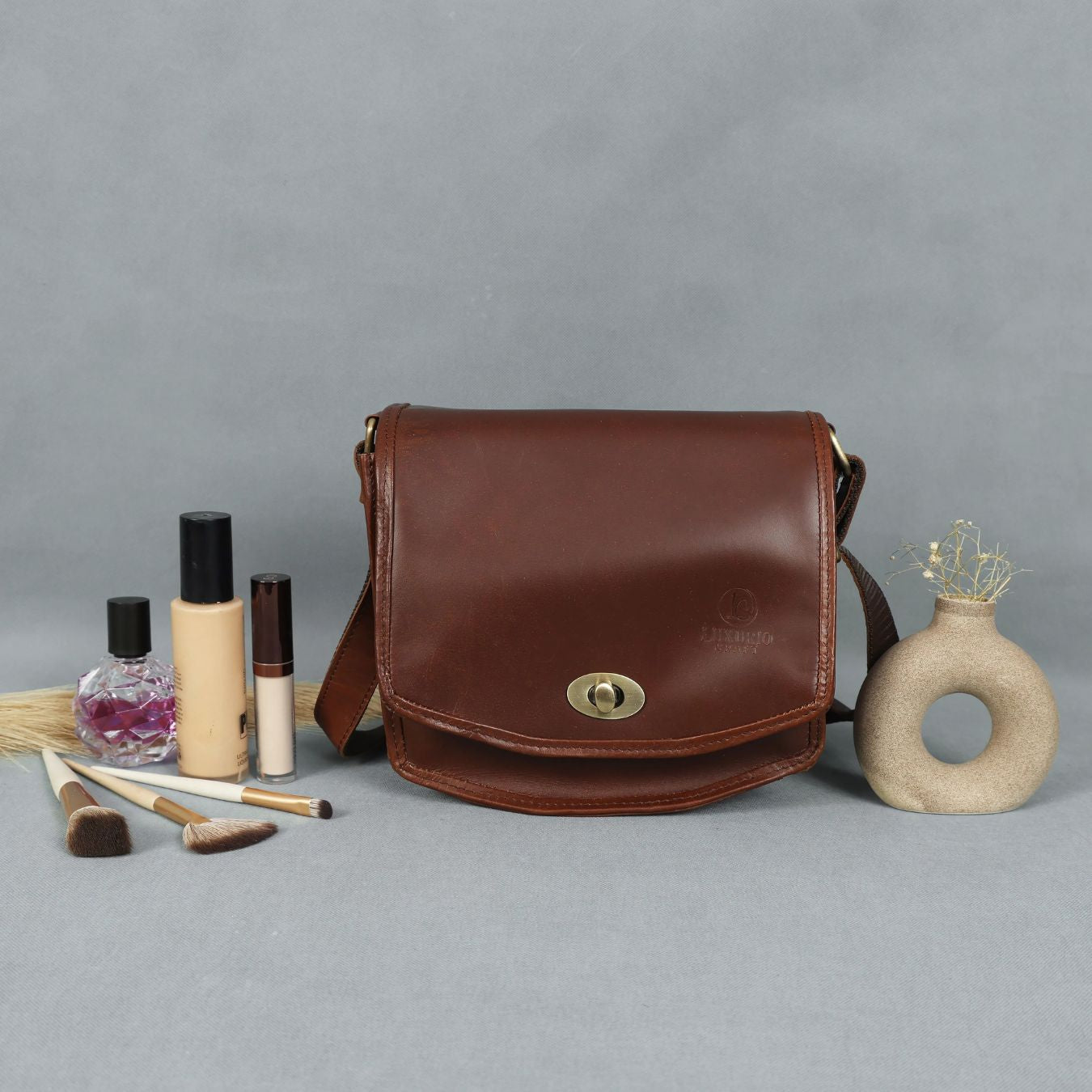 Brown Leather Shoulder Bag | Hobo Bag for Women β Timeless Style Meets Everyday Functionality