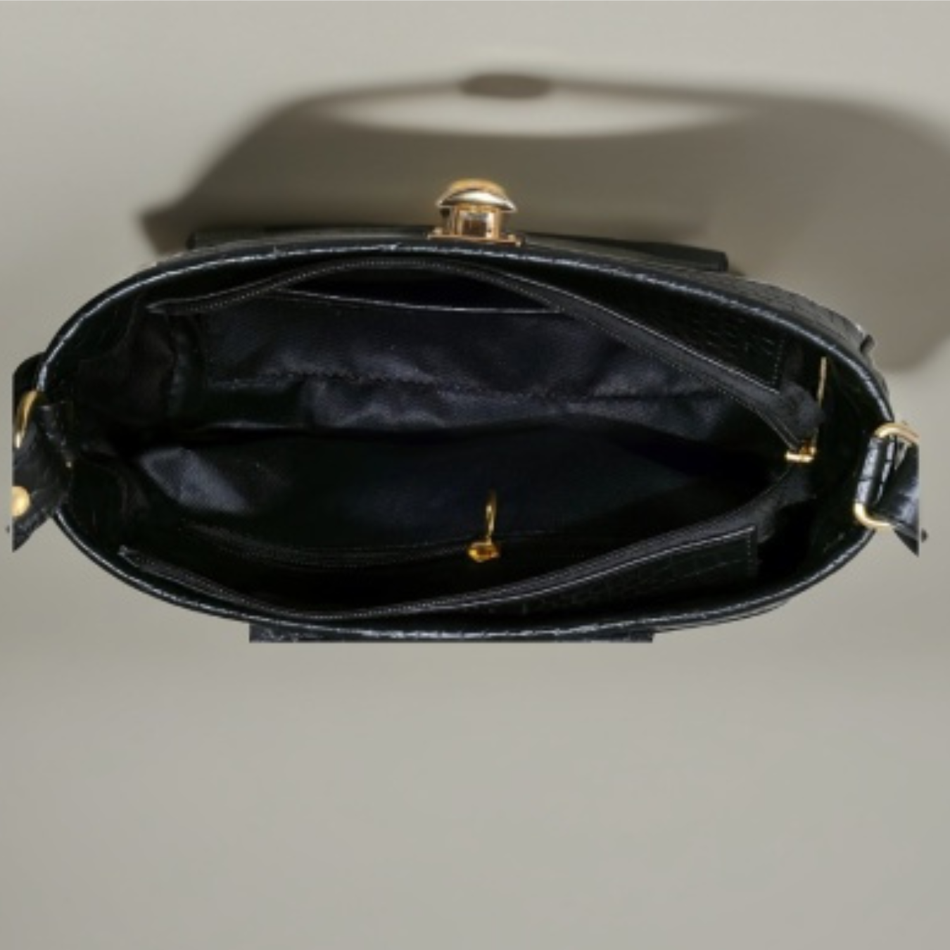 Elegant Black Croco Print Handbag for Women – Timeless & Versatile