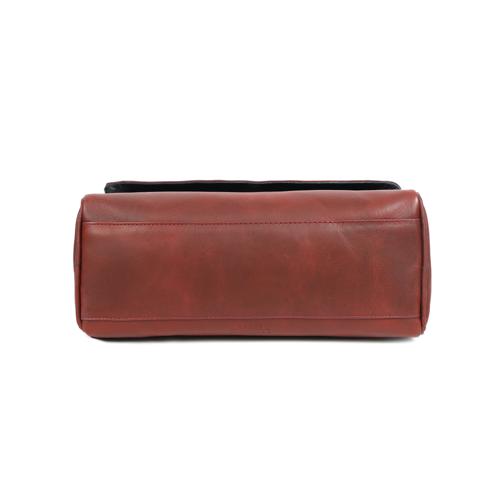 Premium Brown Leather Shoulder Bag with Floral Embroidery – Elegant Craftsmanship for Modern Women