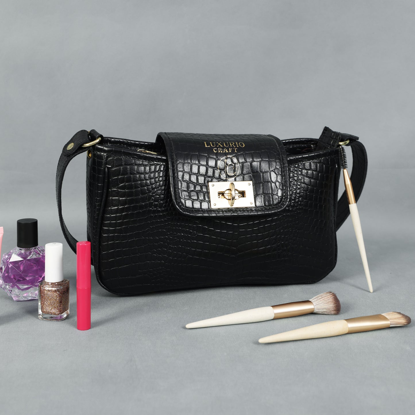 Elegant Black Croco Print Handbag for Women – Timeless & Versatile