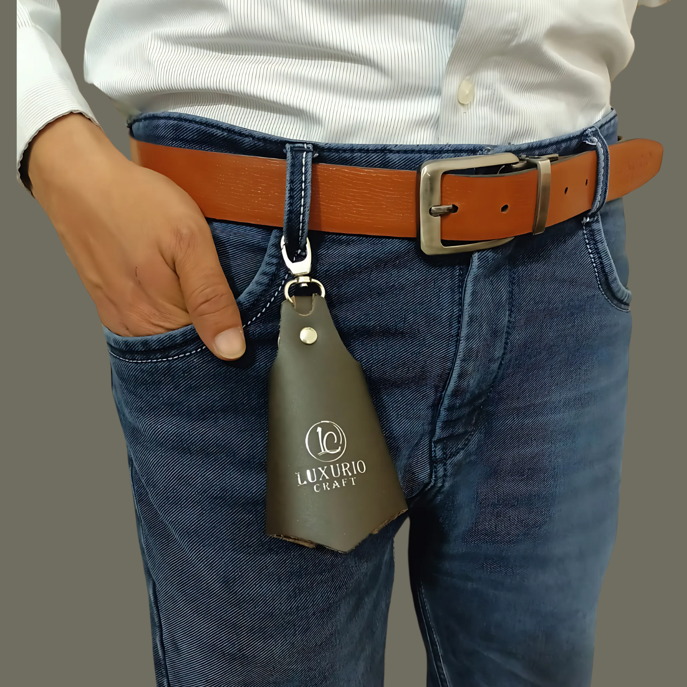 Brown Leather Batman Design Key Ring – Stylish & Durable (Unisex)