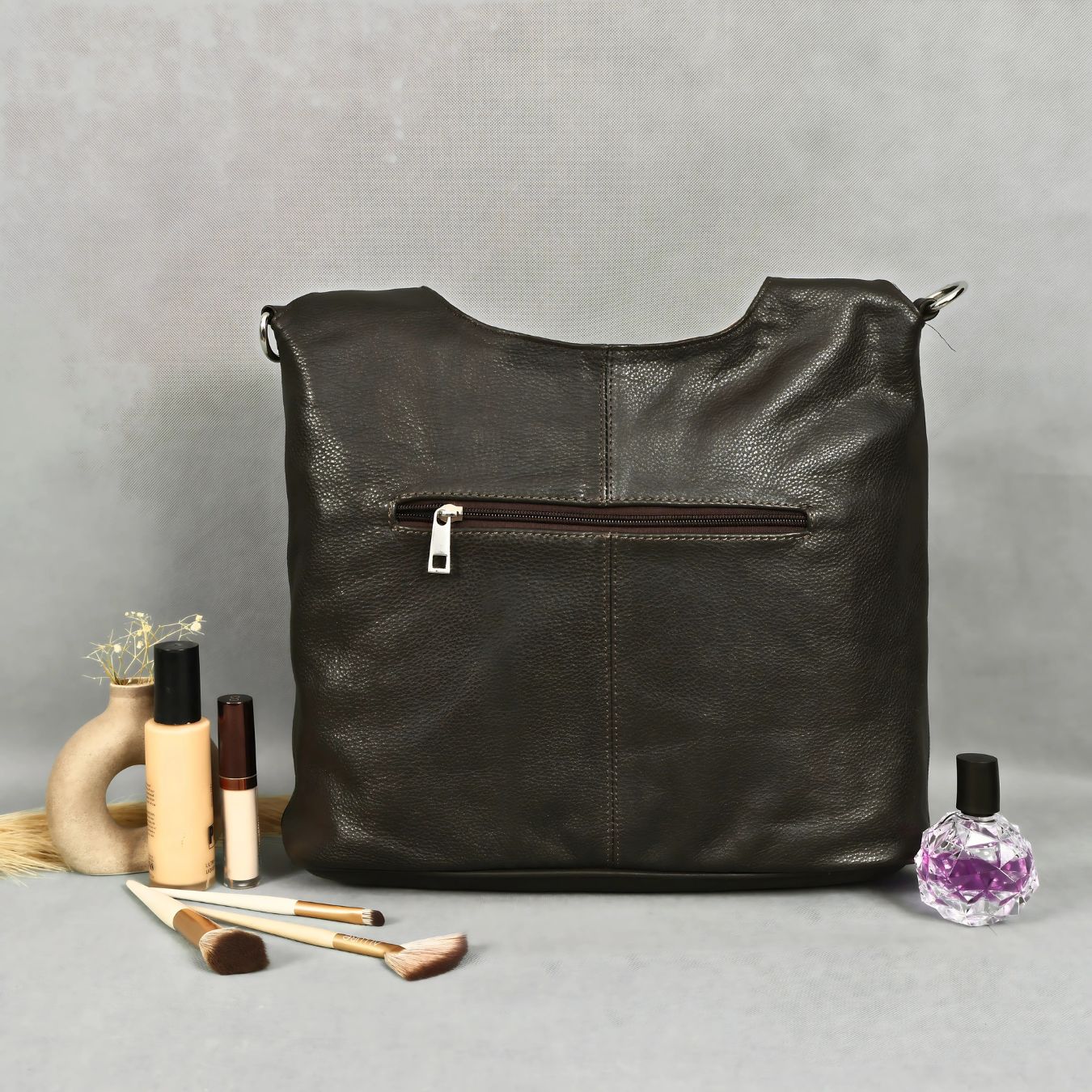 Elegant Brown Leather Shoulder Handbag / Tote Bag for Women – Office to Evening Versatility