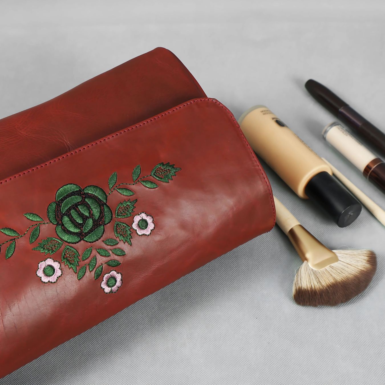 Premium Brown Leather Shoulder Bag with Floral Embroidery – Elegant Craftsmanship for Modern Women